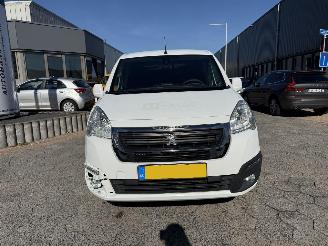 Peugeot Partner 120 1.6 BlueHDi 100 L1 Première picture 2