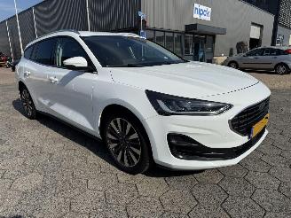 Ford Focus Wagon 1.0 EcoBoost Hybrid Titanium X picture 3