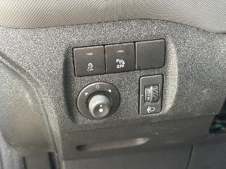 Peugeot Partner 120 1.6 BlueHDi 100 L1 Premium Pack S&S picture 11