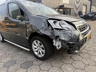 Peugeot Partner 120 1.6 BlueHDi 100 L1 Premium Pack S&S picture 17