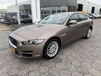 Voiture accidenté Jaguar XE 2.0 D Prestige 2016/10