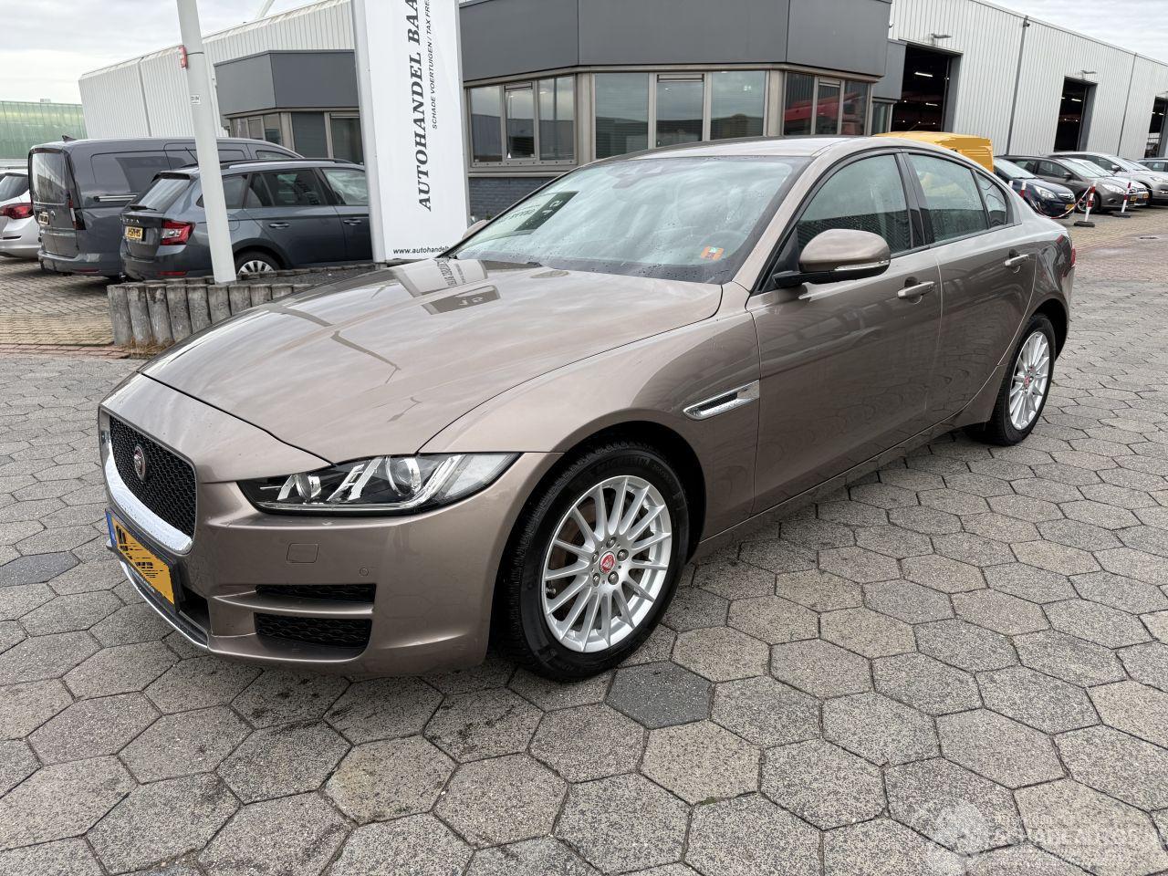 Jaguar XE 2.0 D Prestige
