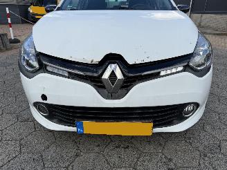 Renault Clio Estate 0.9 TCe Night&Day picture 19