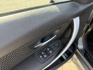 BMW 3-serie 320i High Executive picture 8