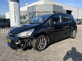 Damaged car Toyota Verso 2.2 D-4D Panoramic 7p. 2014/1
