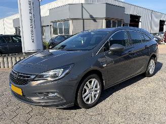 krockskadad bil auto Opel Astra SPORTS TOURER+ 2016/9