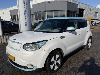 krockskadad bil auto Kia Soul EV ExecutiveLine 27 kWh 2017/7