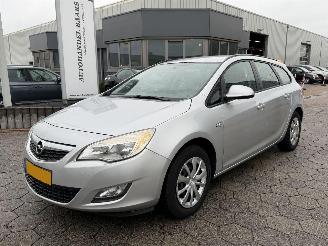 krockskadad bil auto Opel Astra SPORTS TOURER 2011/10