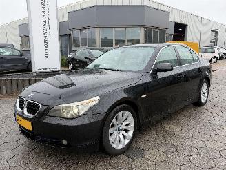 Damaged car BMW 5-serie 530i Executive 2004/6