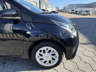 Toyota Aygo 1.0 VVT-i x-play picture 4