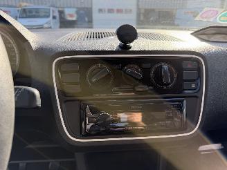 Volkswagen Up! 1.0 take up! picture 16
