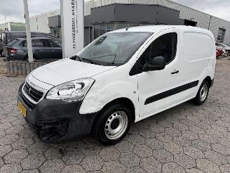 Schade bestelwagen Peugeot Partner 120 1.6 BlueHDi 75 L1 XR 2017/1
