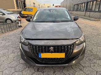 Peugeot 208 1.2 PureTech Style picture 2