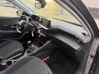 Peugeot 208 1.2 PureTech Style picture 15