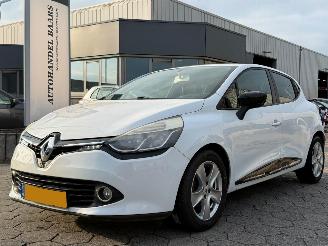 skadebil auto Renault Clio 0.9 TCe ECO Collection 2013/4
