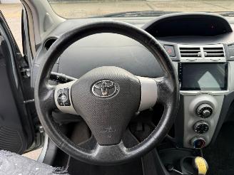 Toyota Yaris 1.3 VVTi Sol picture 14