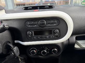 Renault Twingo 1.0 SCe Authentique picture 16