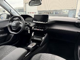 Peugeot 208 1.2 Hybrid 110 e-DCS6 Allure picture 14