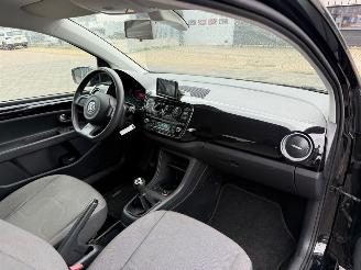 Volkswagen Up! 1.0 groove up! BlueMotion picture 10