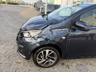 Peugeot 108 1.0 e-VTi Allure picture 7