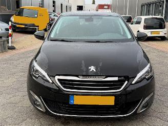 Peugeot 308 SW 1.2 PureTech Allure picture 2