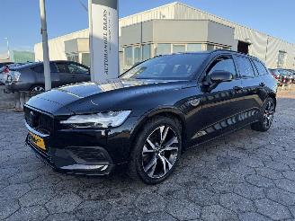 skadebil auto Volvo V-60 2.0 B3 Essential Edition 2024/1