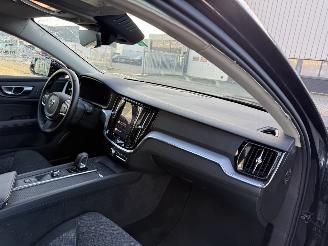 Volvo V-60 2.0 B3 Essential Edition picture 17