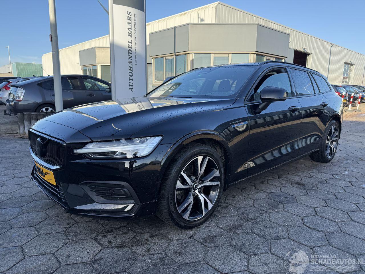 Volvo V-60 2.0 B3 Essential Edition