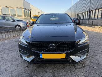 Volvo V-60 2.0 B3 Essential Edition picture 2