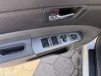 Toyota Prius 1.5 VVT-i picture 17