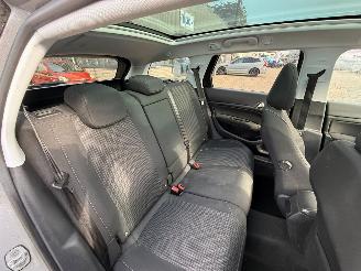 Peugeot 308 SW 1.2 PureTech Blue Lease Executive picture 11