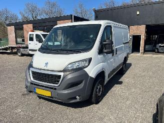Peugeot Boxer 2.0 HDI  BLEU HDI PREMIUM PACK picture 2