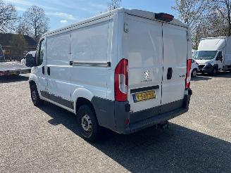 Peugeot Boxer 2.0 HDI  BLEU HDI PREMIUM PACK picture 3
