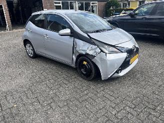 škoda osobní automobily Toyota Aygo 1.0. VVT-I X PLAY. 2014/8