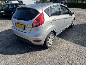 Ford Fiesta 1.2 Limited 5 deurs airco picture 3