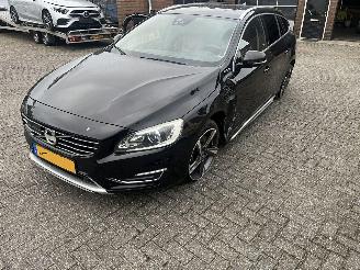 Volvo V-60 2.4 D6 AWD Plug-In Hybrid Summum VOLLE AUTO !! picture 2