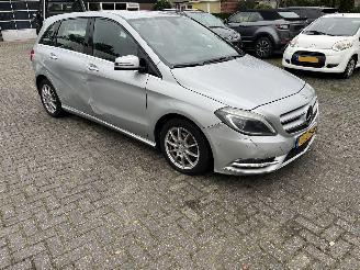 Schadeauto Mercedes B-klasse 180 AUTOMAAT. AMBITION. 2013/9