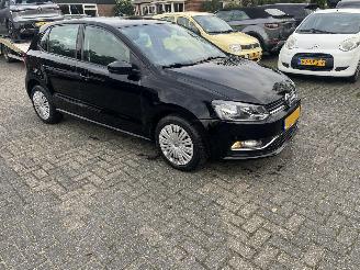 damaged passenger cars Volkswagen Polo 1.4 TDI COMFORLINE. 2015/11