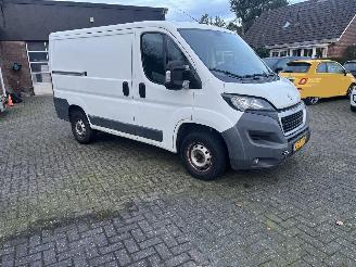 danneggiata veicoli commerciali Peugeot Boxer 2.0 HDI L1H1 Premium dubbel schuifdeur. 2016/12