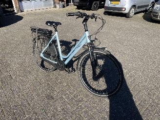 krockskadad bil fiets Stella  damesfiets electrisch. 2020/5