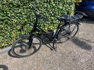 krockskadad bil fiets Stella  FDS. VINCENZA. DAMES. ZWART. 2020/8