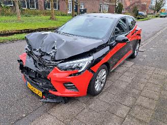 damaged passenger cars Renault Clio 1.0 TCE intens 2021/11