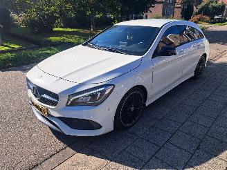 Schadeauto Mercedes Cla-klasse 180 ambition automaat 2017/3