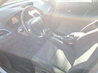 Renault Mégane 1.2 TCe limited estate picture 3