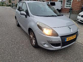 Renault Mégane Scénic 1.6i celcium picture 2