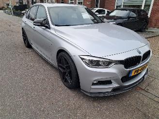 Coche accidentado BMW 3-serie 320i high executive automaat 2017/5