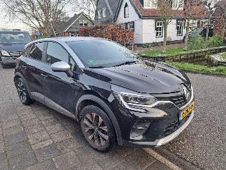 damaged passenger cars Renault Captur 1.0 tce 90 techno 2023/3