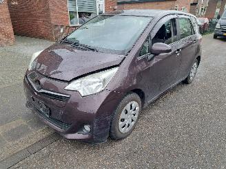 Coche accidentado Toyota Verso S 1.3i comfort 2014/2