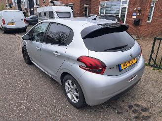 Peugeot 208 1.2 pure tech urban 40097km nap picture 5