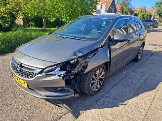 Opel Astra 1.4 SPORTS TOURER+ picture 2